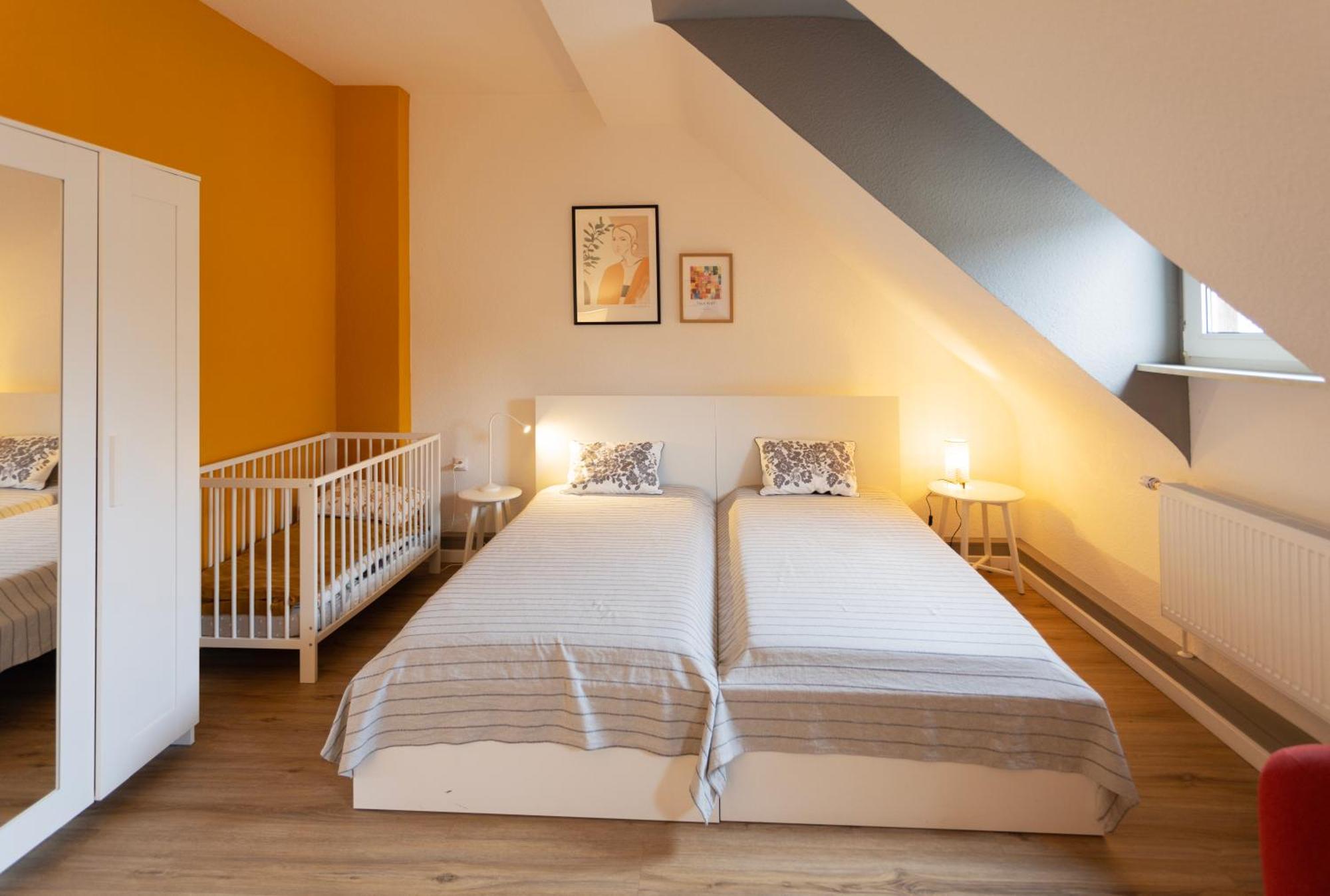 Big Flat With Fresh Renovation, Free Parking, Sonyps, Netflix Duisbourg