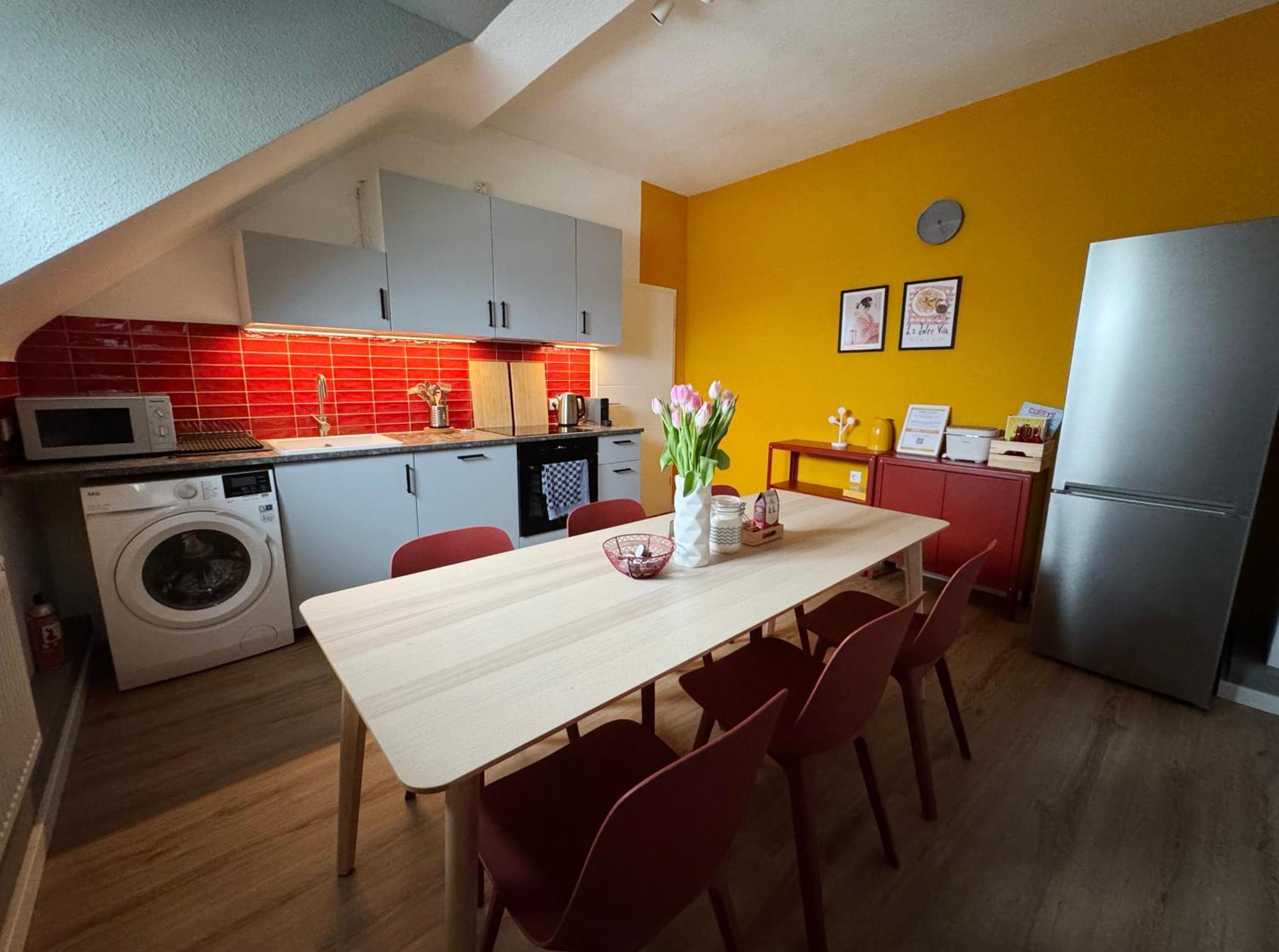 Big Flat With Fresh Renovation, Free Parking, Sonyps, Netflix
