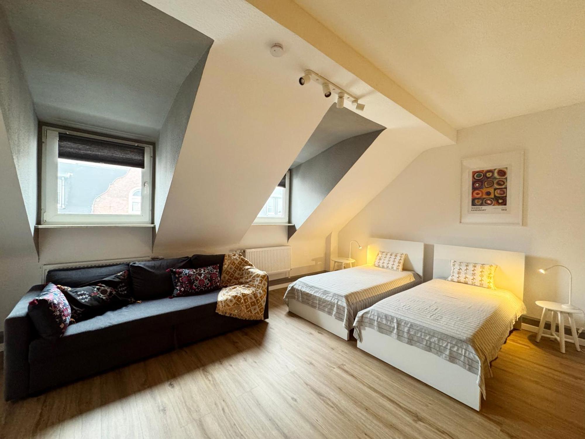 Апартаменты Big Flat With Fresh Renovation, Free Parking, Sonyps, Netflix Дуйсбург
